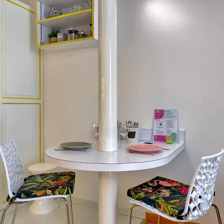 Virginie F2 Et Agreable Avec Parking ! * روان